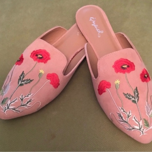 Qupid Shoes - Pink Suede Flats NWB